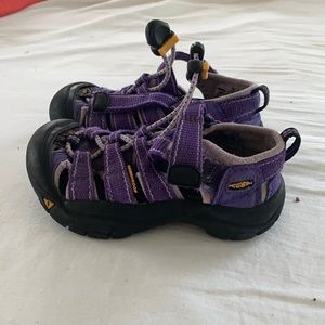 Keen sandals. EUC.
